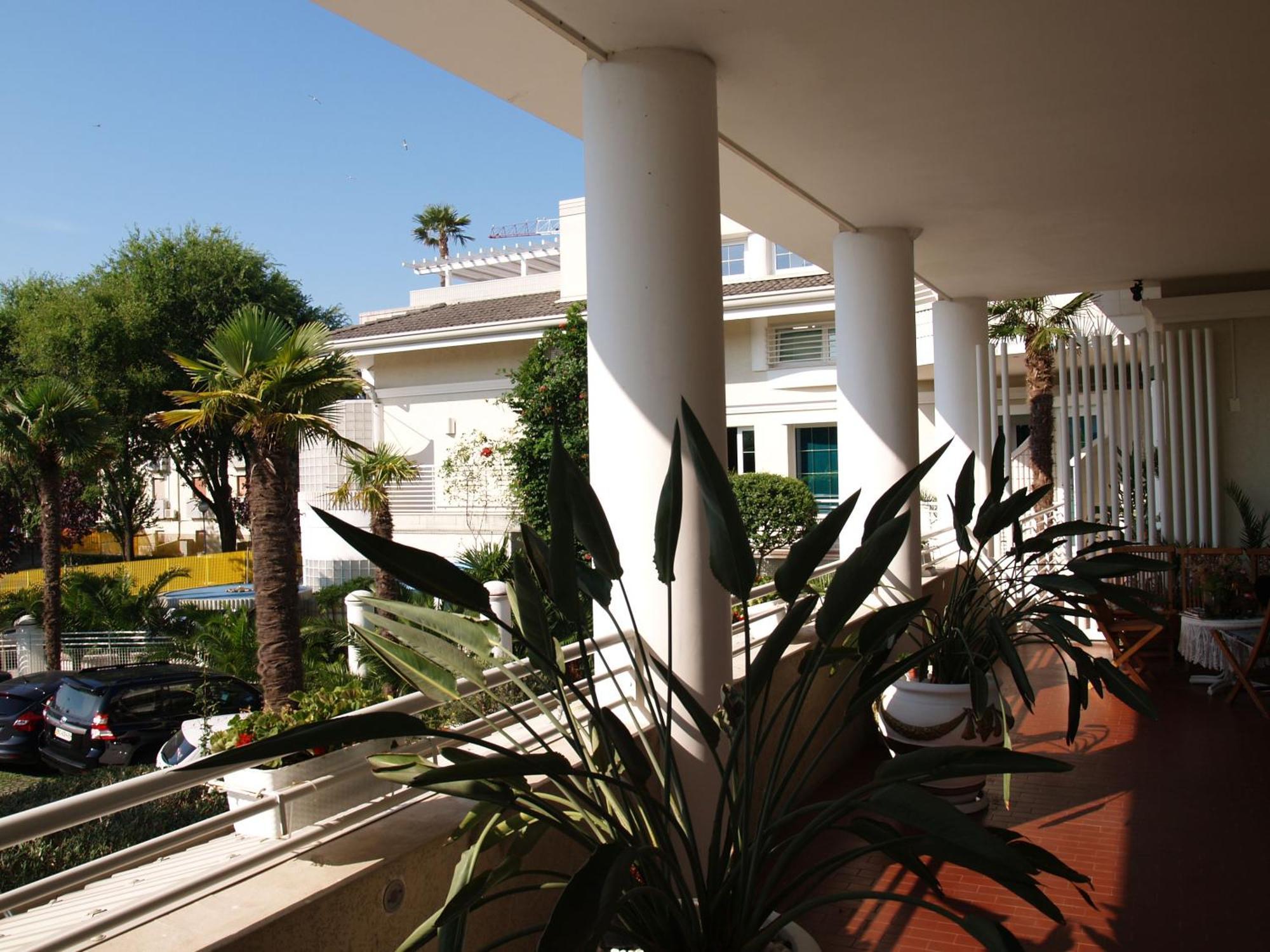 Casa Zaccolo - Adults Only Lejlighed Lignano Sabbiadoro Eksteriør billede